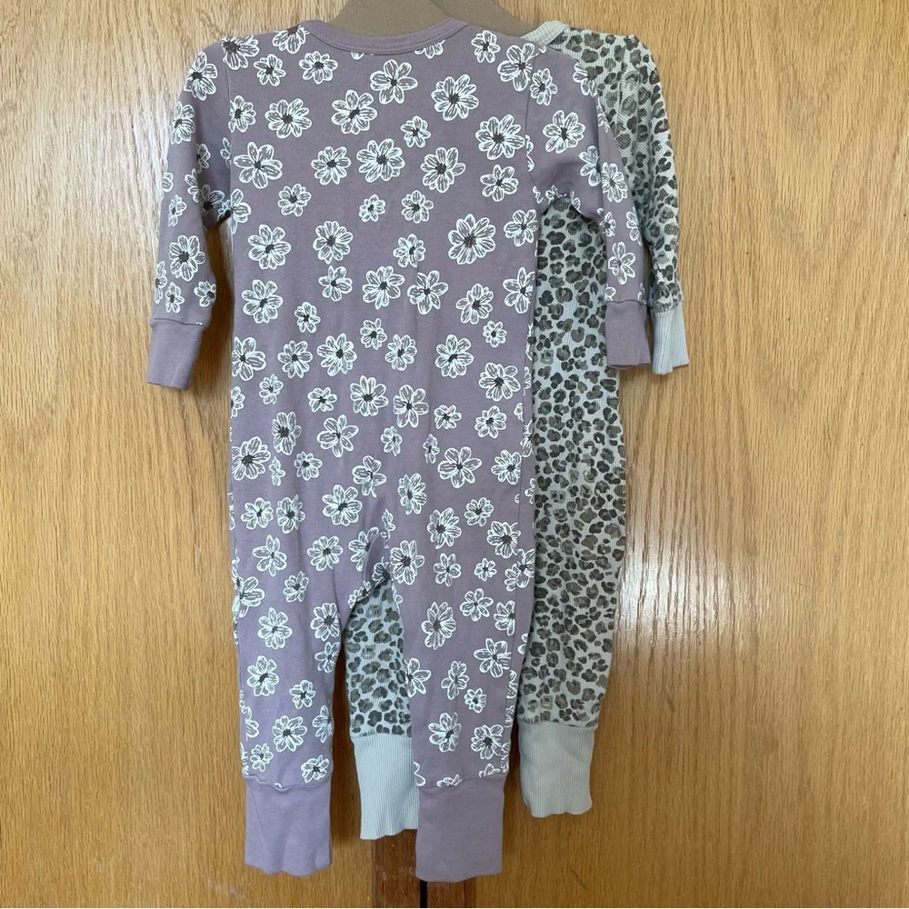 2 MakeMake Organic 2-way zip rompers — spotted and daisies - Picture 6 of 7